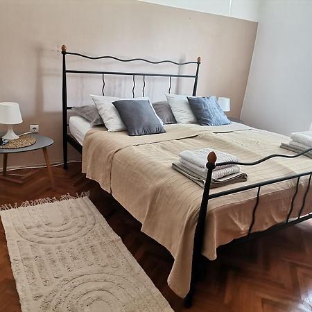 Appartement Casa Di Nonna Pina, Kuca U Blizini Arene à Pula Extérieur photo